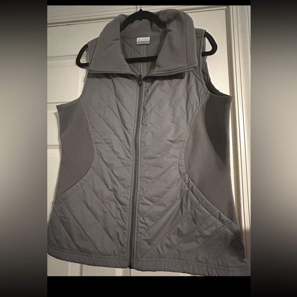 Columbia Gray Quilted Vest with  Zipper
